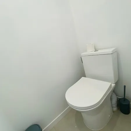 Et Centre A Pied, La Pinasse Est Maison Duplex Climatisee Avec Menage, Draps Et Serviettes Inclus بيت للعطل