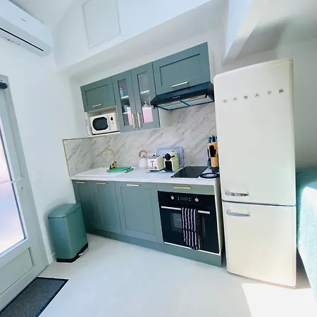 Et Centre à Pied, La Pinasse Est Maison Duplex Climatisée Avec Ménage, Draps Et Serviettes Inclus *