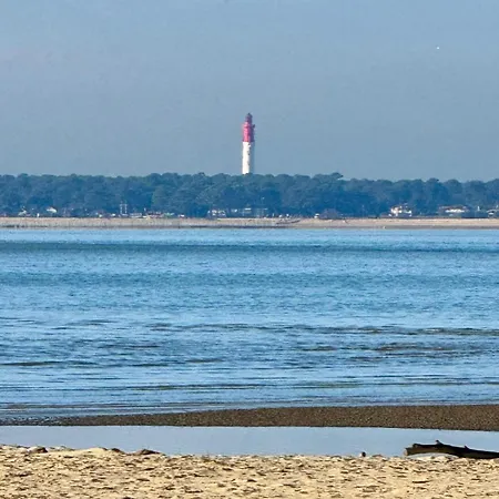 Et Centre à Pied, La Pinasse Est Maison Duplex Climatisée Avec Ménage, Draps Et Serviettes Inclus Сasa de vacaciones Arcachón